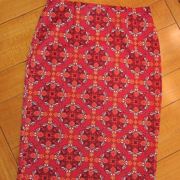 Cato Dresses & Skirts - Cato pull-on skirt, Sz med, bright red/orange pattern